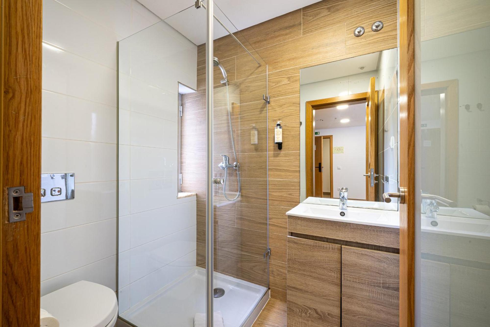 Central Suites 3 เซาโจเอา ดา มาเดย์รา ภายนอก รูปภาพ