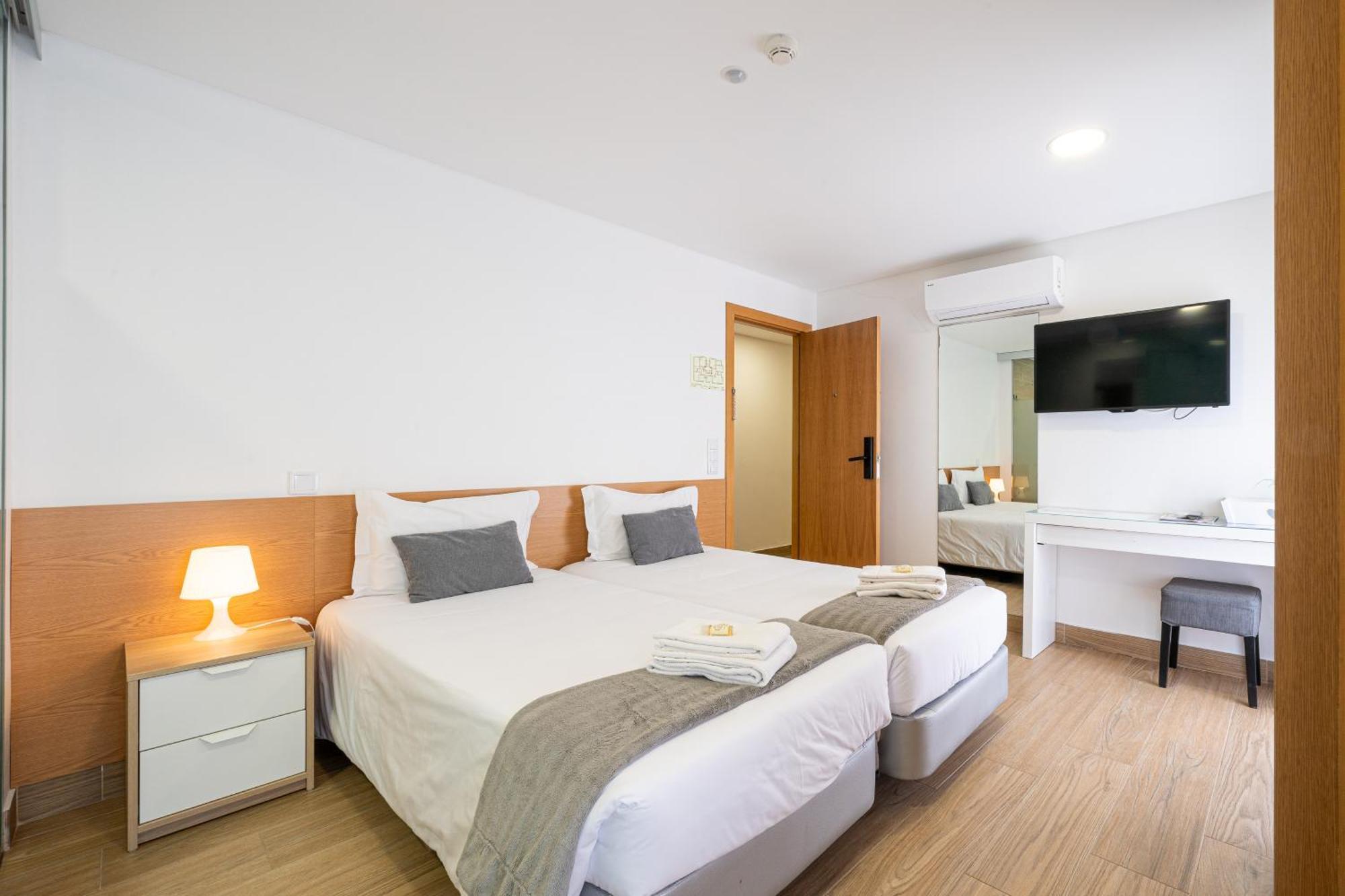 Central Suites 3 เซาโจเอา ดา มาเดย์รา ภายนอก รูปภาพ