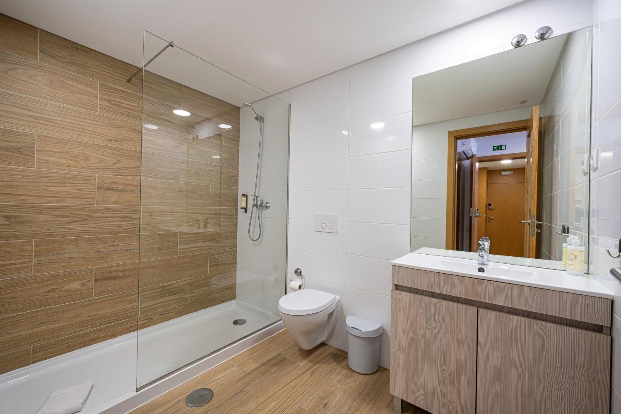 Central Suites 3 เซาโจเอา ดา มาเดย์รา ภายนอก รูปภาพ